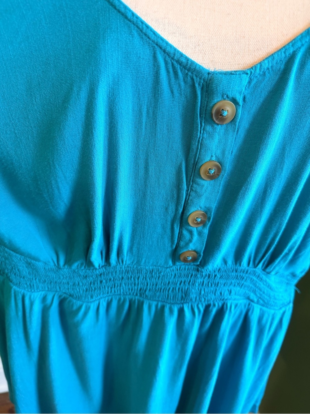 torrid Teal Scoop-Neck Button Front Tank - Picture 5 of 11